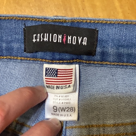 Fashion Nova Jeans - Distressed High Waisted Skinny Women’s 9/W28 - Picture 9 of 15